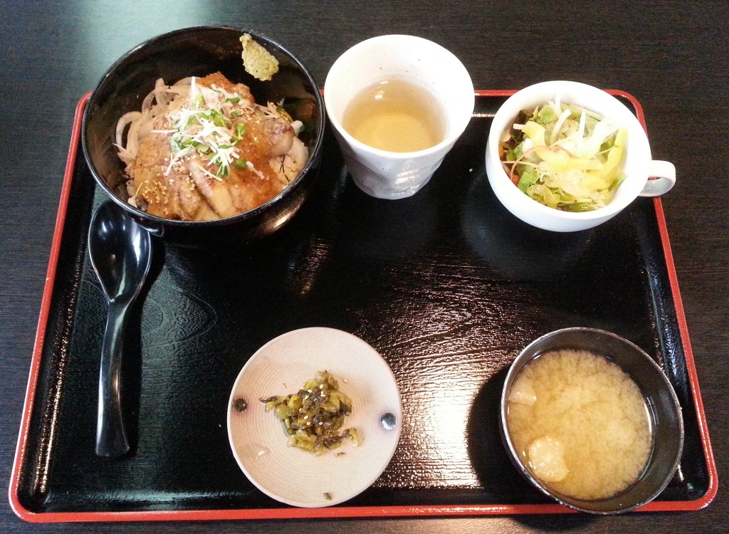 豚の炭火焼おろしポン酢丼